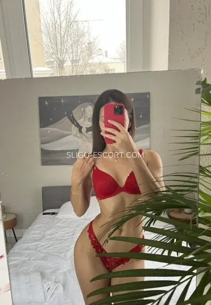 Sligo escort Carly — 4